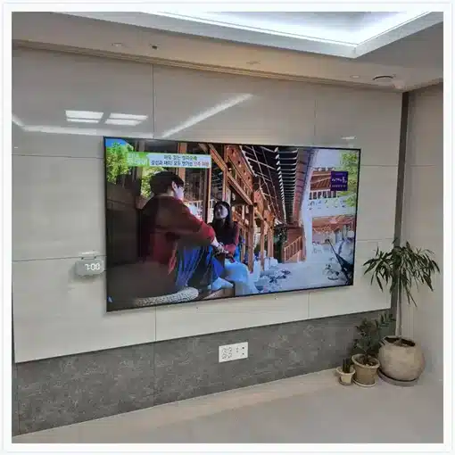 벽걸이TV 거실 설치 위치 참고 이미지