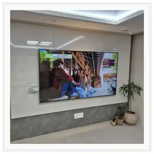 벽걸이TV 거실 설치 위치 참고 이미지