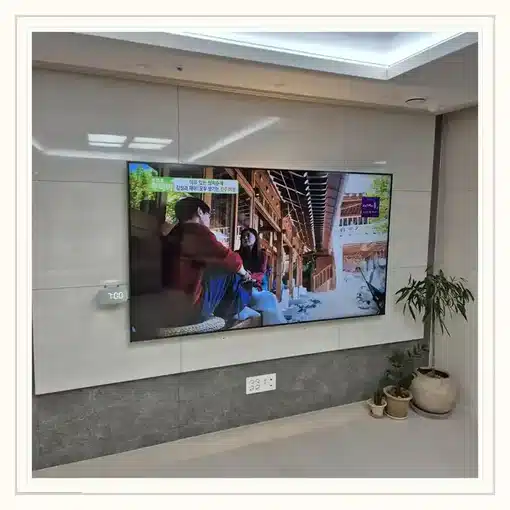 벽걸이TV 거실 설치 위치 참고 이미지