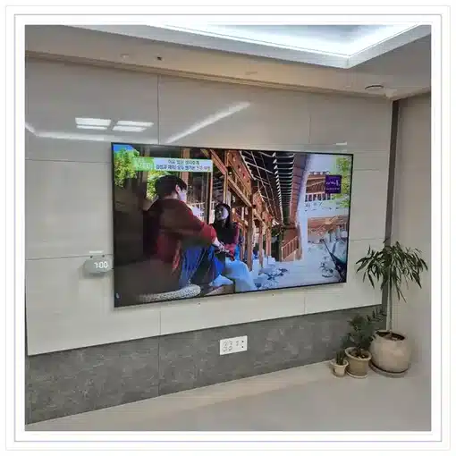 벽걸이TV 거실 설치 위치 참고 이미지