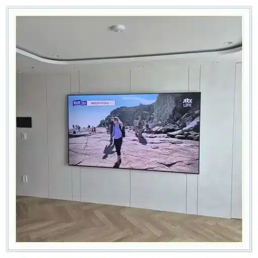 벽걸이TV 거실 설치 위치 참고 이미지