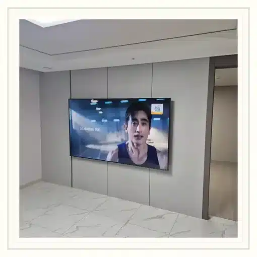 벽걸이TV 거실 설치 위치 참고 이미지
