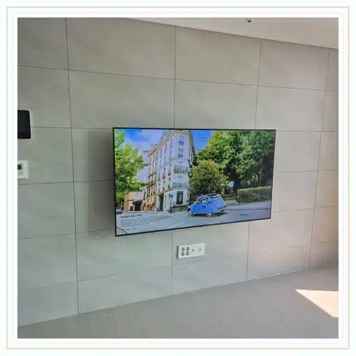 벽걸이TV 거실 설치 위치 참고 이미지