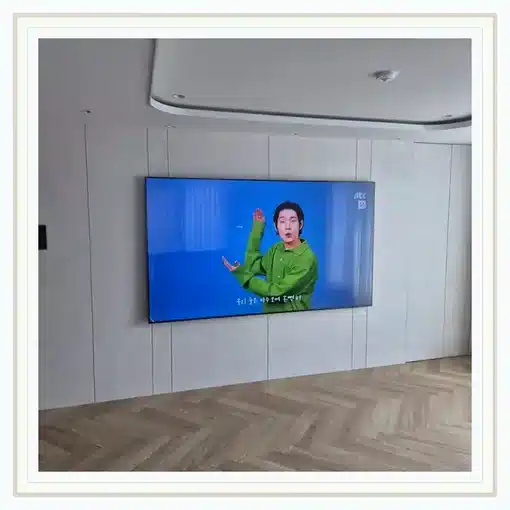 벽걸이TV 거실 설치 위치 참고 이미지