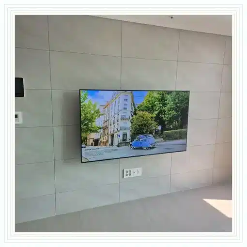 벽걸이TV 거실 설치 위치 참고 이미지