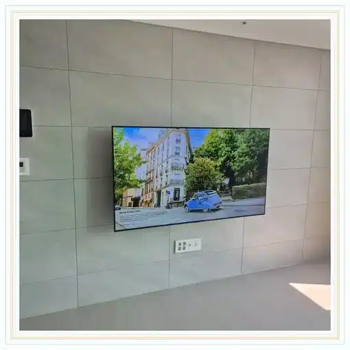 벽걸이TV 거실 설치 위치 참고 이미지