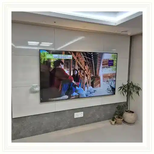 벽걸이TV 거실 설치 위치 참고 이미지
