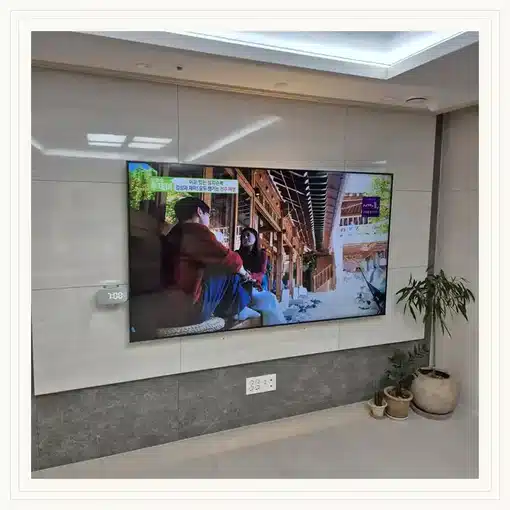 벽걸이TV 거실 설치 위치 참고 이미지