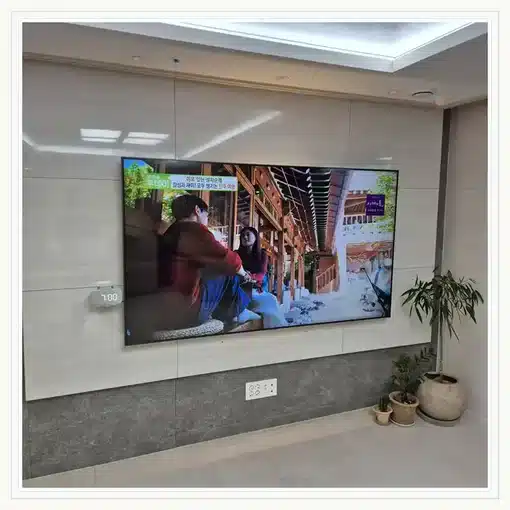 벽걸이TV 거실 설치 위치 참고 이미지