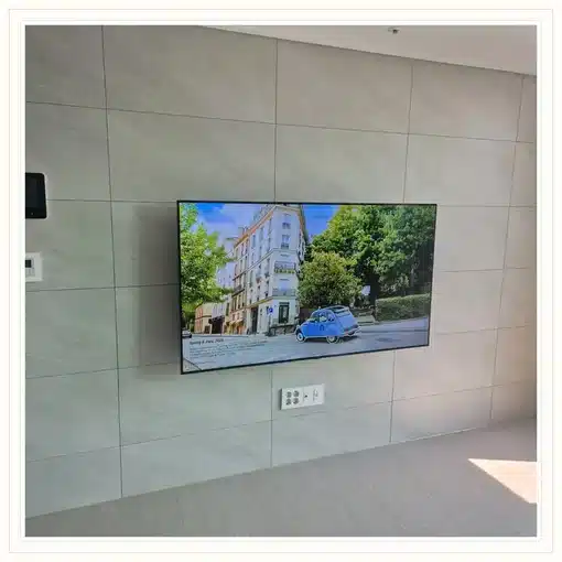 벽걸이TV 거실 설치 위치 참고 이미지