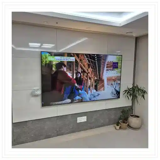 벽걸이TV 거실 설치 위치 참고 이미지