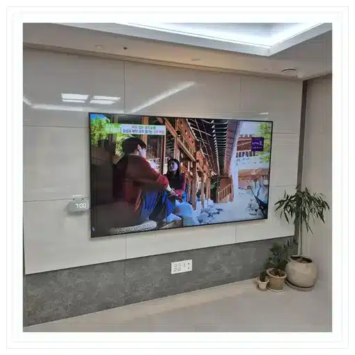 벽걸이TV 거실 설치 위치 참고 이미지